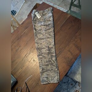 NWT U.S. Air Force Digital Camo Trouser Size  32 Short